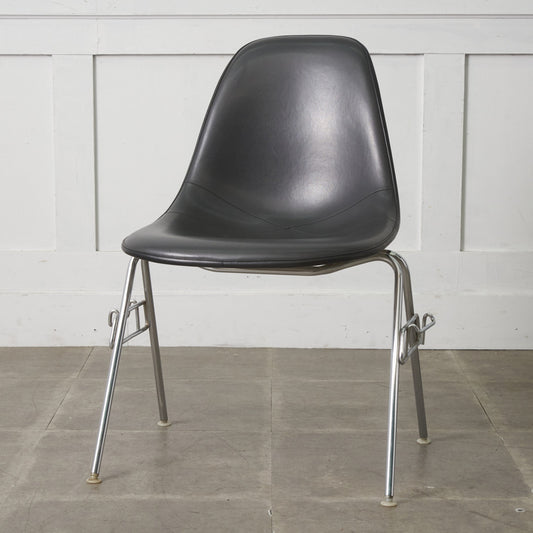 サイドシェルチェア スタッキングベース