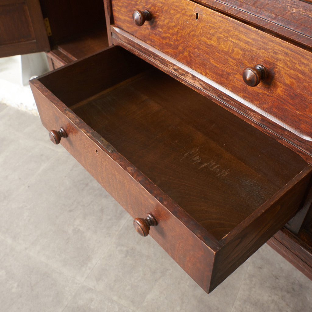 英国アンティーク サイドボード