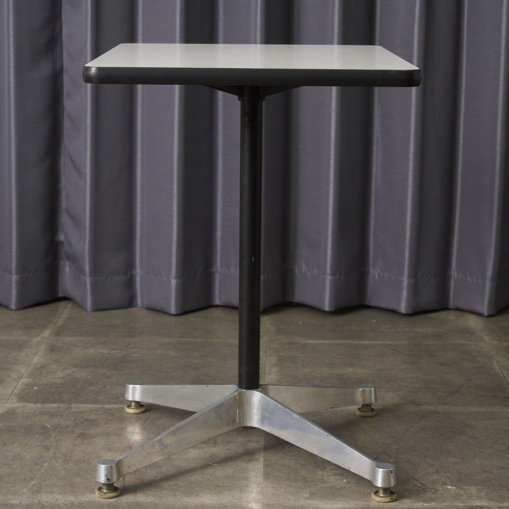 イームズ コントラクトベース テーブル