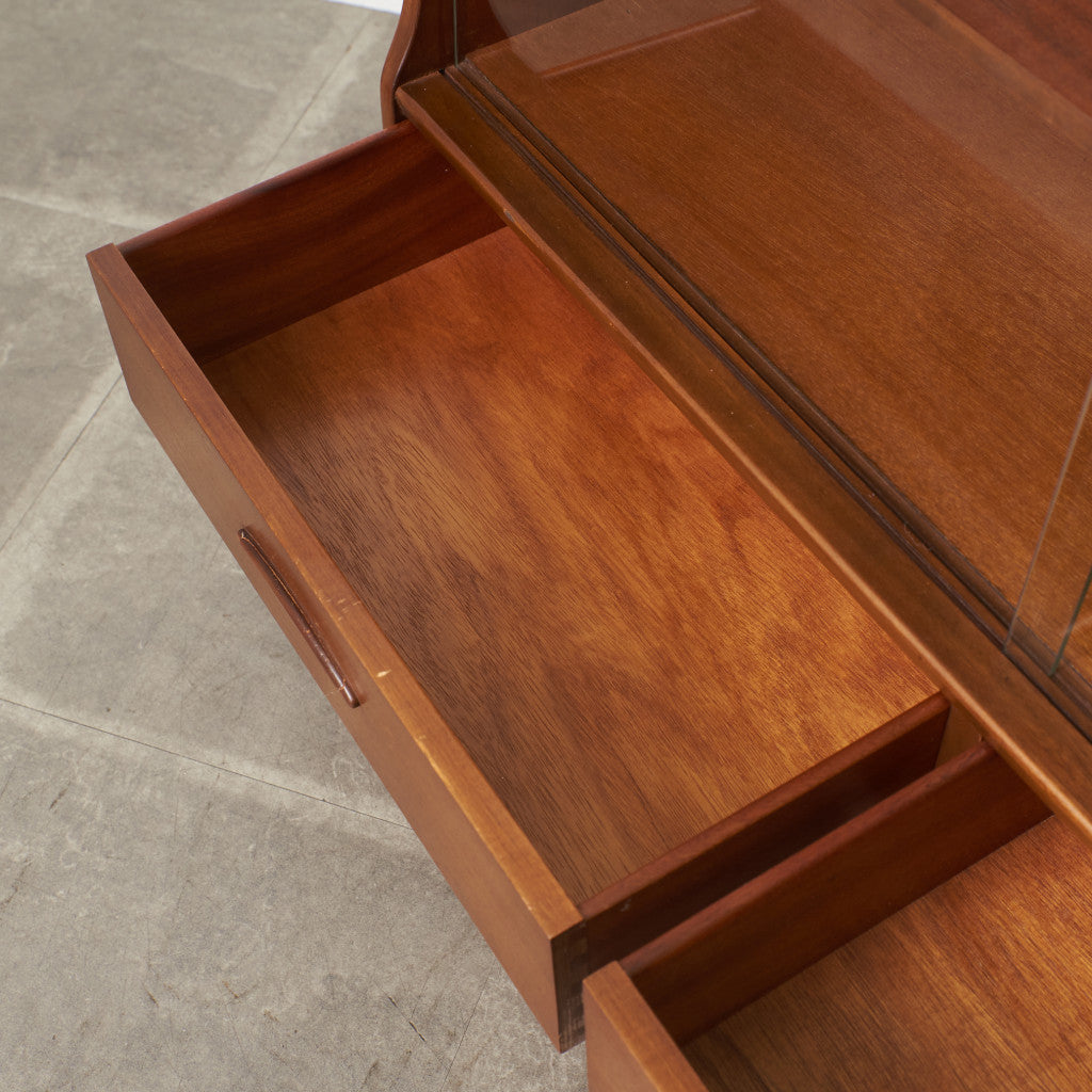 ヴィンテージ ナローガラスキャビネット