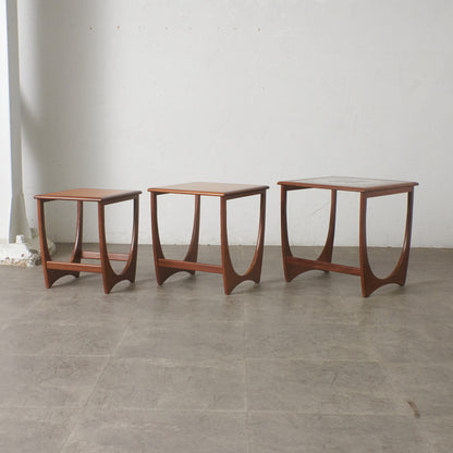 Astro セラミックタイルトップ ネストテーブル