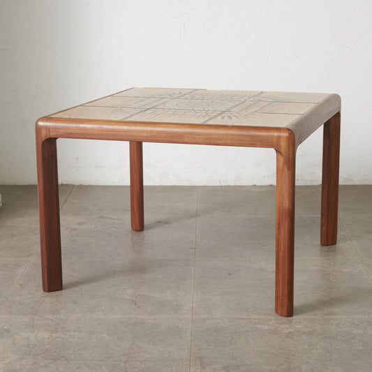 タイルトップ コーヒーテーブル