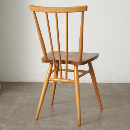 スティックバックチェア