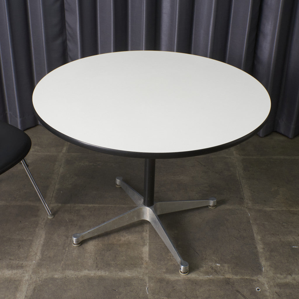 イームズ コントラクトベース ラウンドテーブル