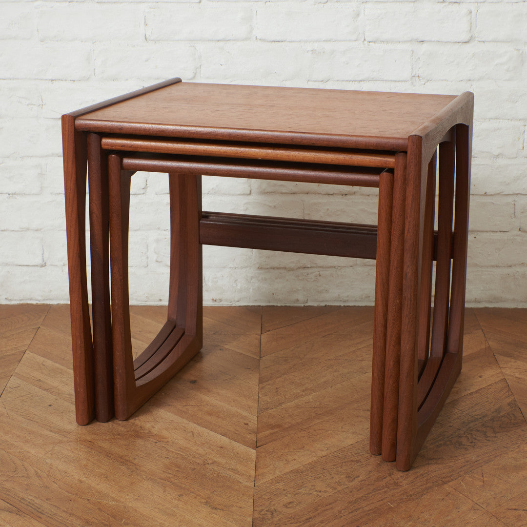 Quadrille ヴィンテージ ネストテーブル