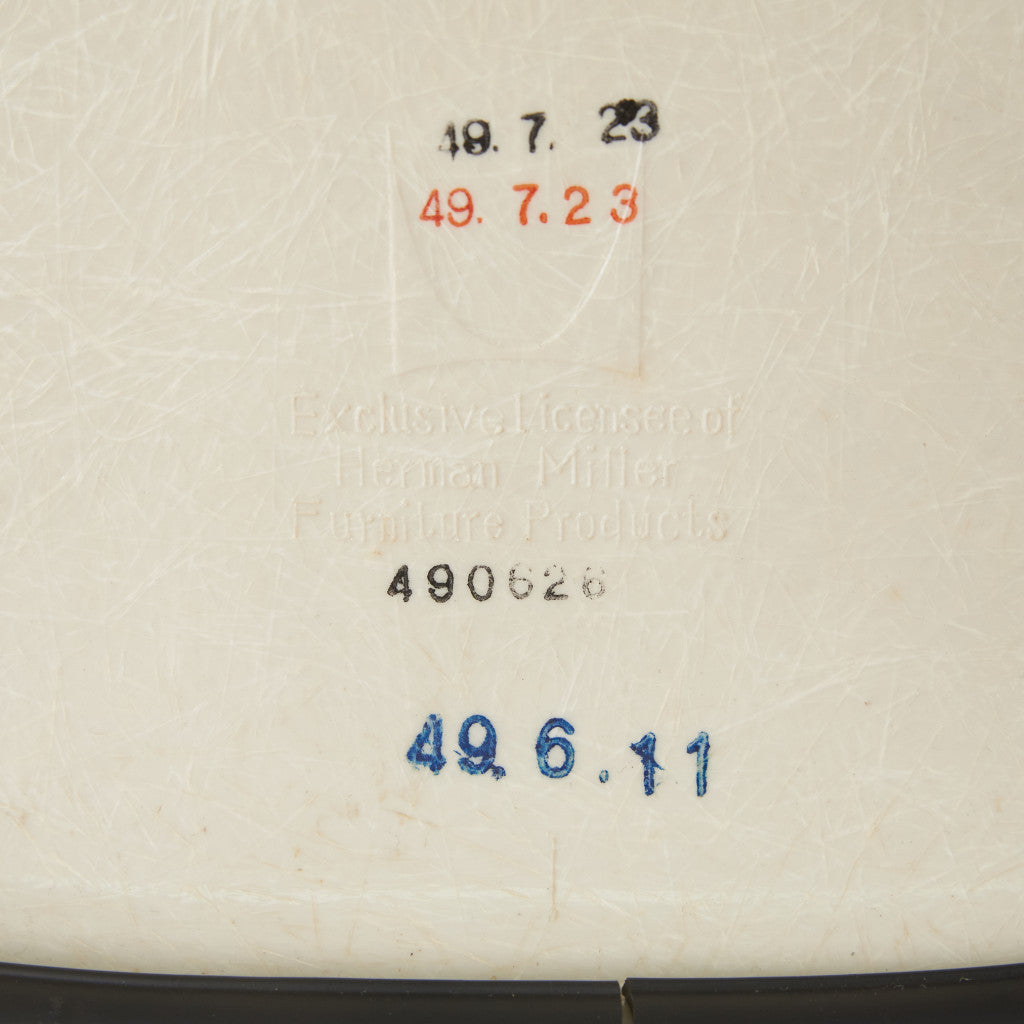 サイドシェルチェア スタッキングベース