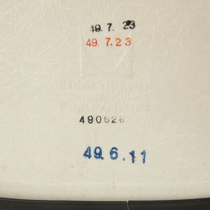 サイドシェルチェア スタッキングベース