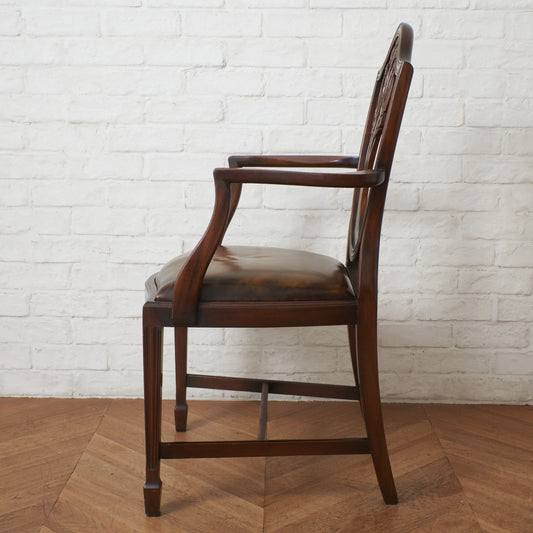 ヘップルホワイト様式 アームチェア