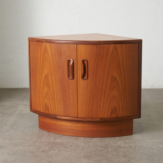 Fresco 凸型コーナーローキャビネット