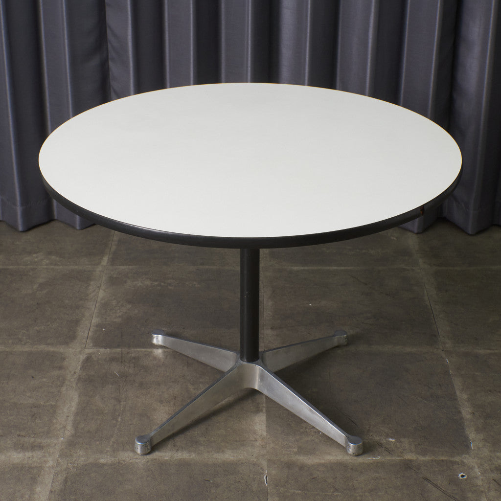 イームズ コントラクトベース ラウンドテーブル