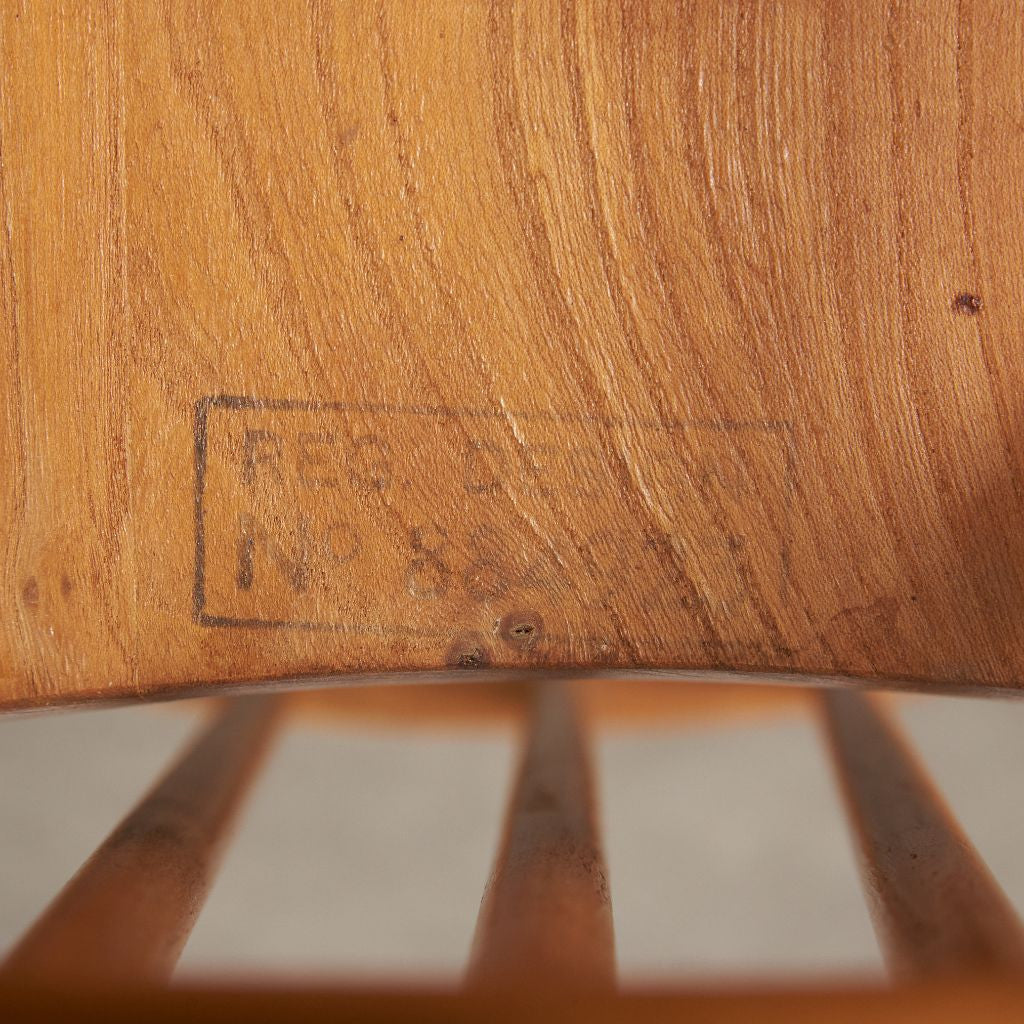 スティックバックチェア