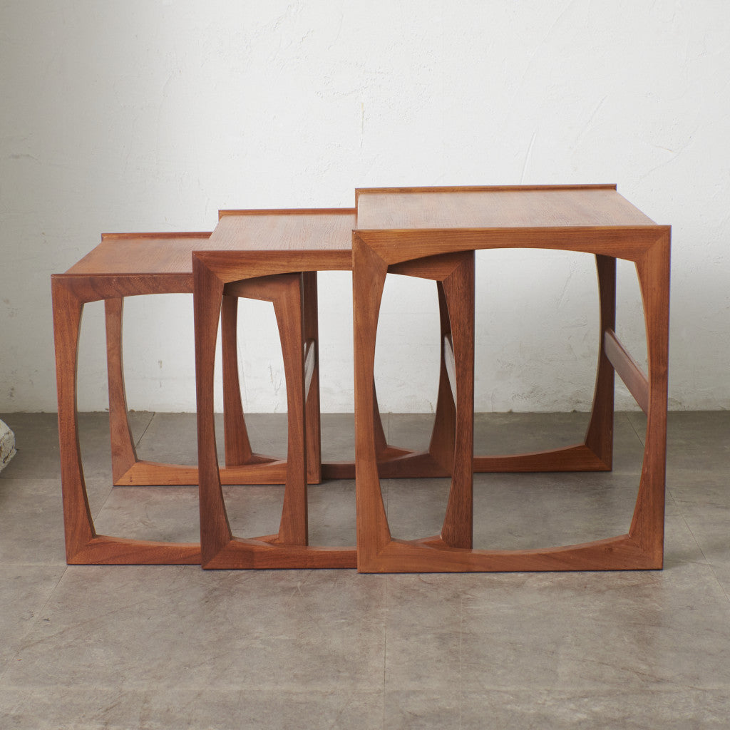 Quadrille ヴィンテージ ネストテーブル