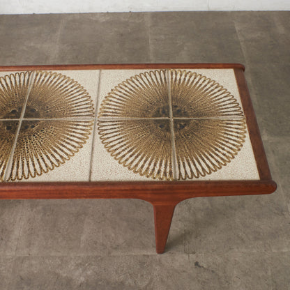 タイルトップ コーヒーテーブル