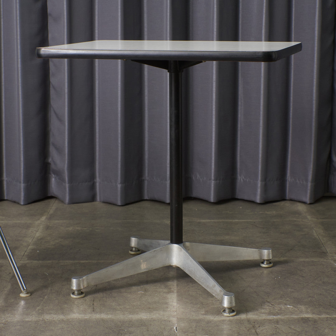 イームズ コントラクトベース テーブル