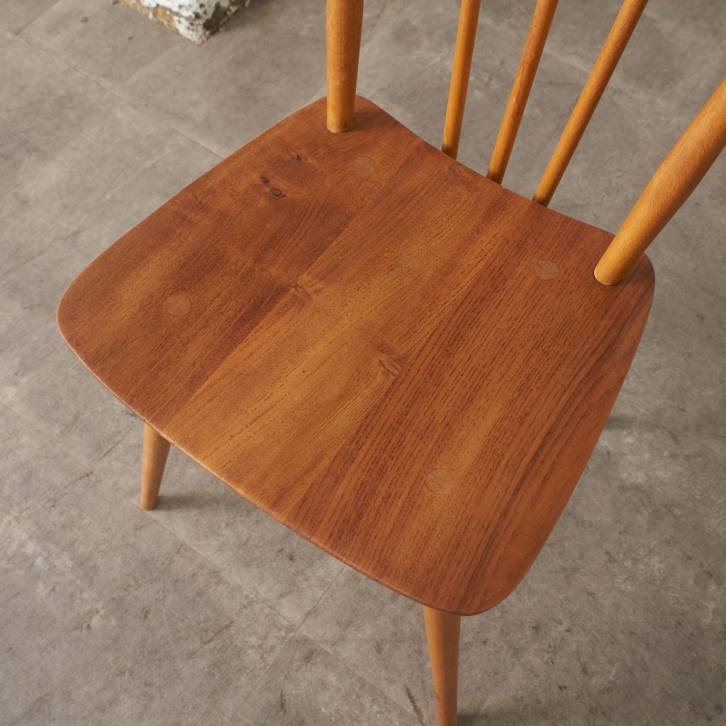 スティックバックチェア