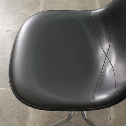 サイドシェルチェア スタッキングベース