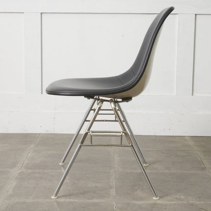 サイドシェルチェア スタッキングベース