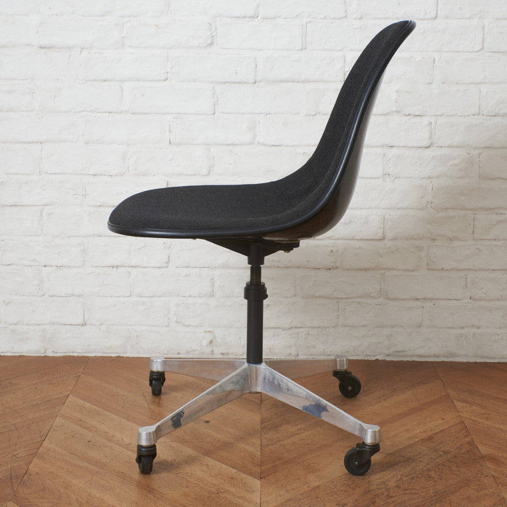 サイドシェルチェア  コントラクトキャスターベース