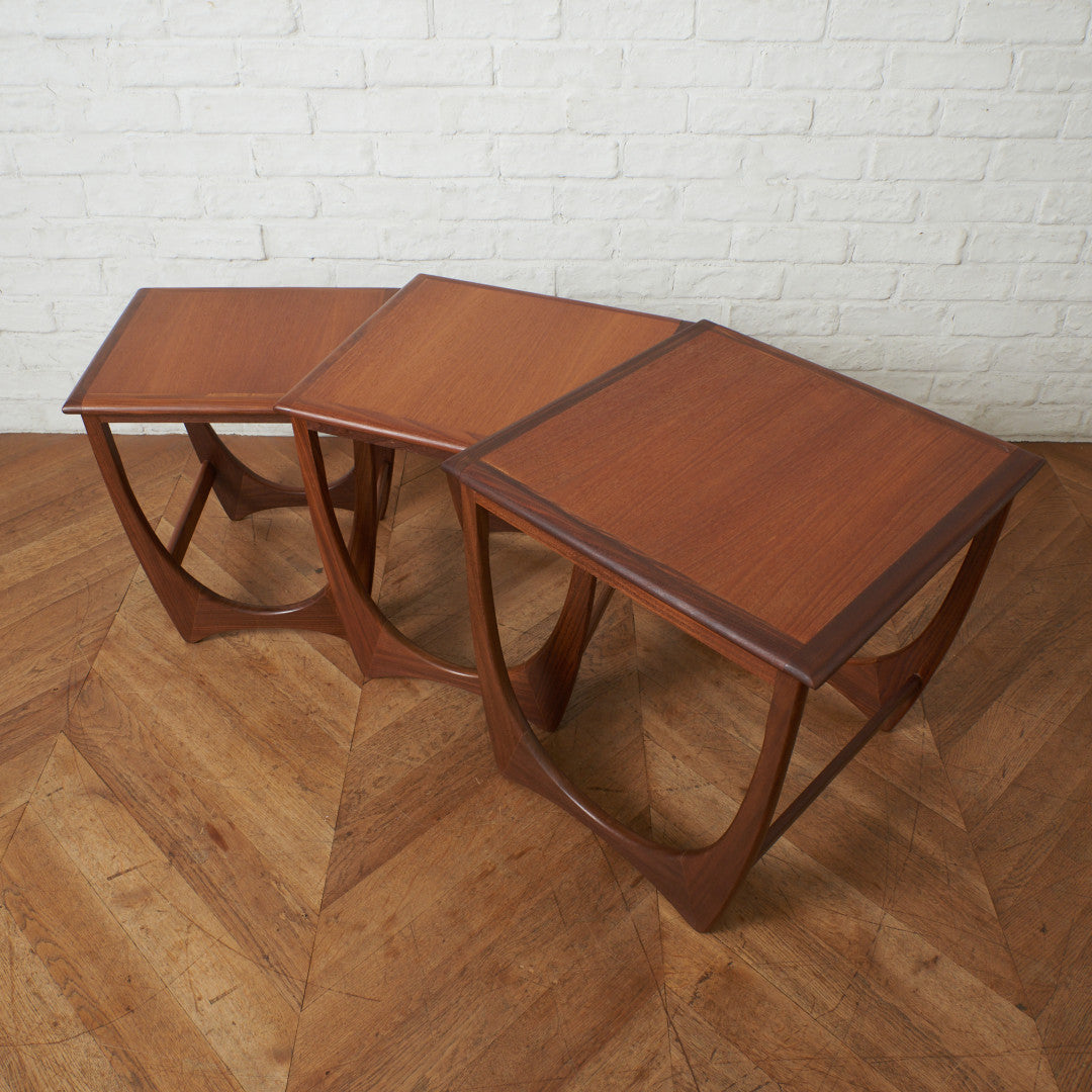 Astro ネストテーブル