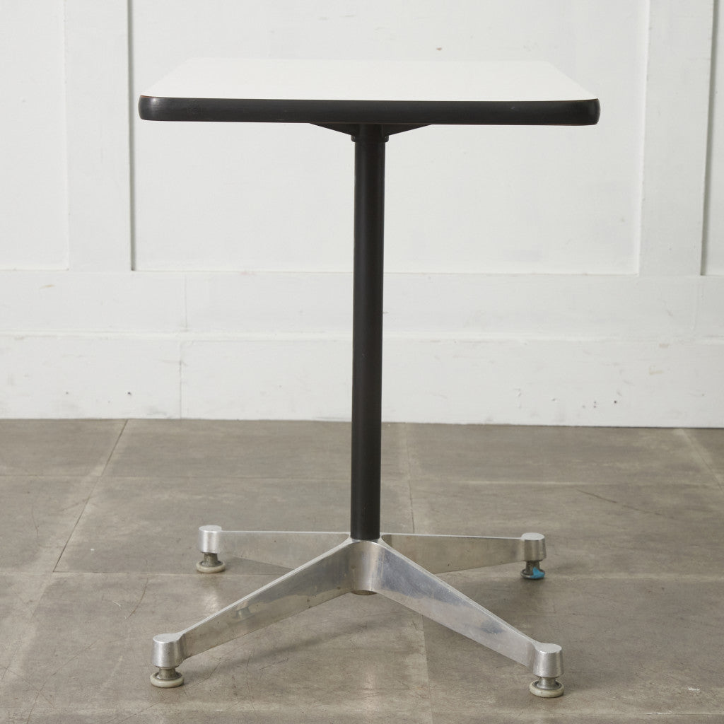 イームズ コントラクトベース テーブル