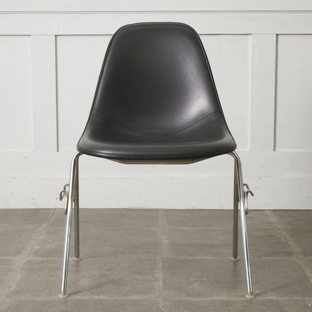 サイドシェルチェア スタッキングベース