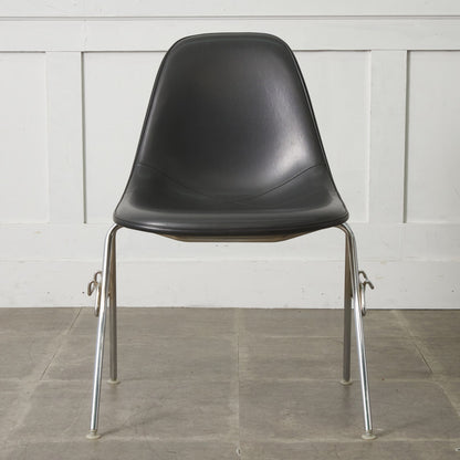 サイドシェルチェア スタッキングベース