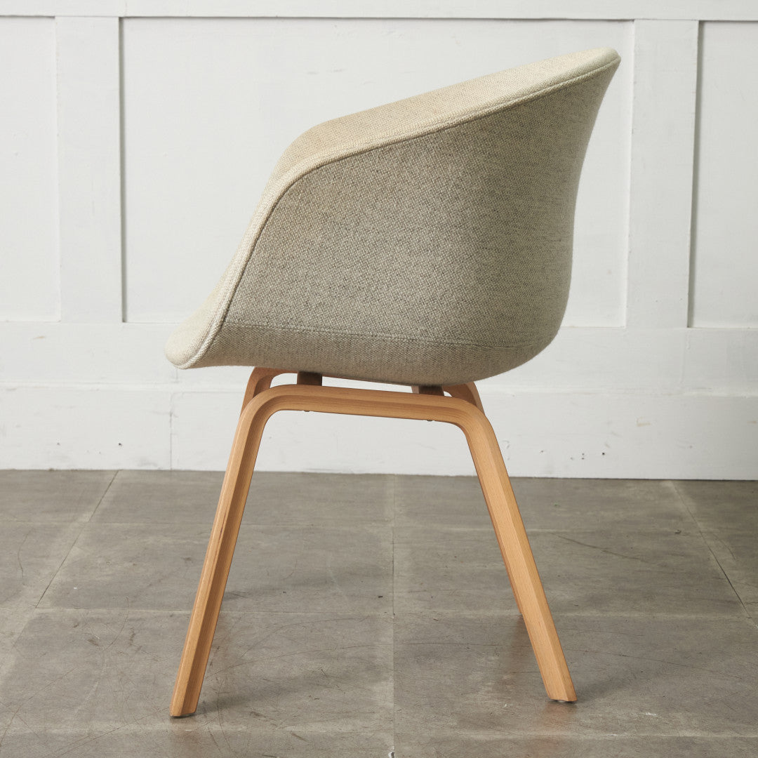 ABOUT A CHAIR アバウト ア チェア