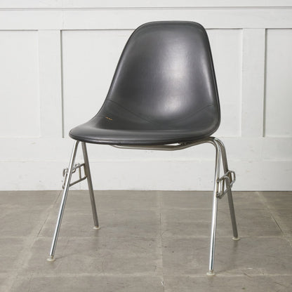 サイドシェルチェア スタッキングベース