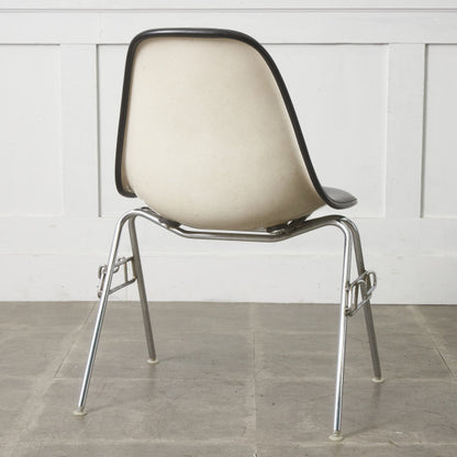 サイドシェルチェア スタッキングベース