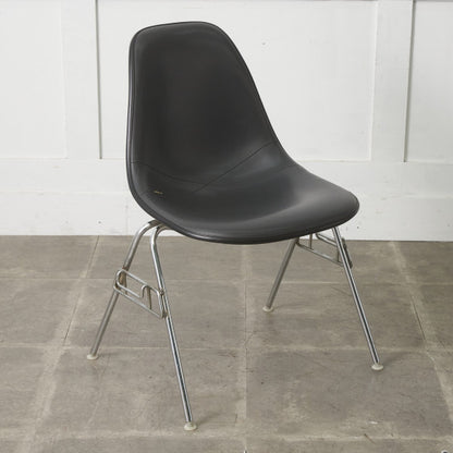 サイドシェルチェア スタッキングベース